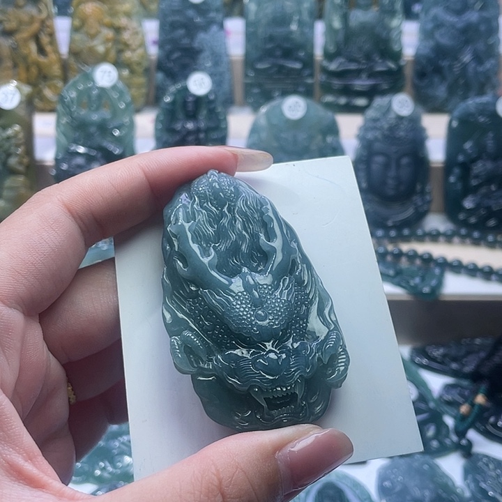 翡翠未镶嵌颈饰翡翠未镶嵌