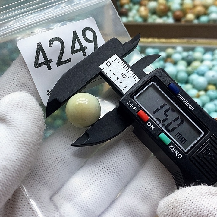 颈饰未镶嵌南红玛瑙