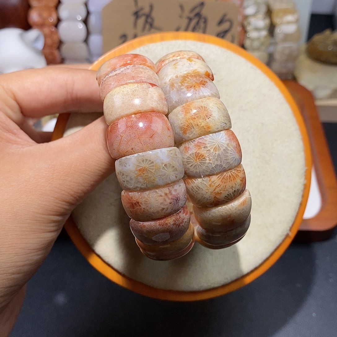 硅化珊瑚（珊瑚玉）手串未镶嵌明*