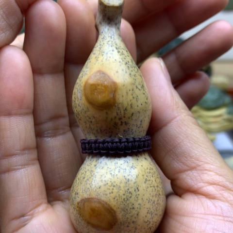 【闪购商品】未镶嵌岫岩河磨玉（透闪石质玉）把件