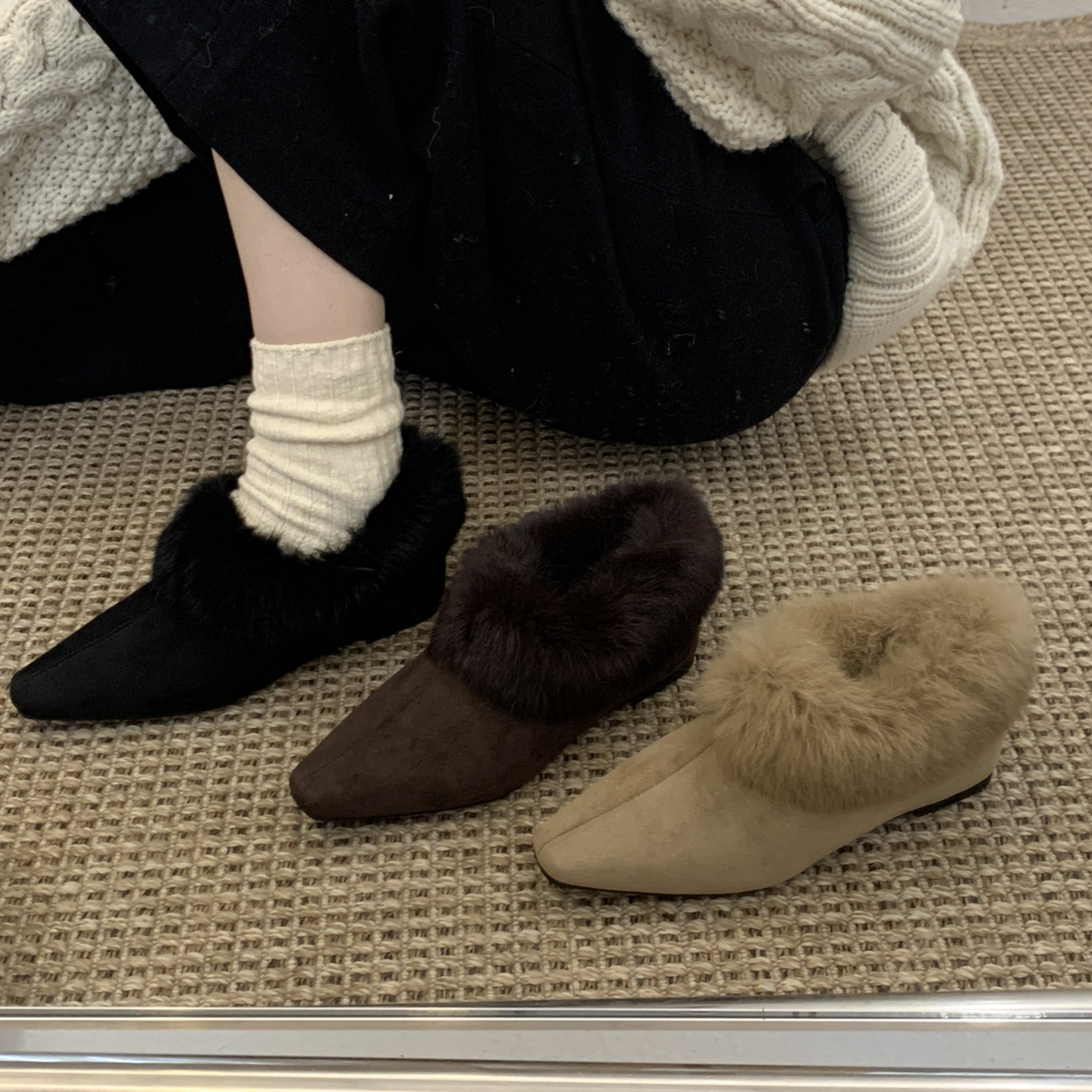 梦梦家 T5-9 复古小方头毛毛小皮鞋女外穿高级感加绒保暖单鞋