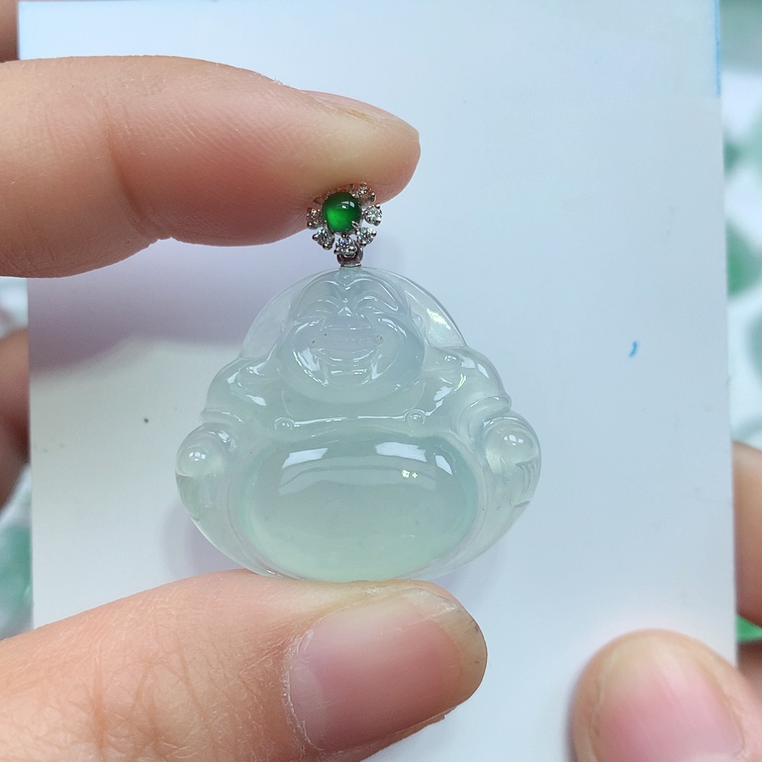 翡翠颈饰18K金镶嵌佛