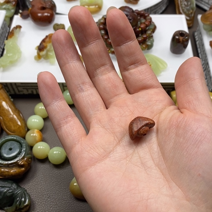 岫岩河磨玉（透闪石质玉）挂坠未镶嵌用****8