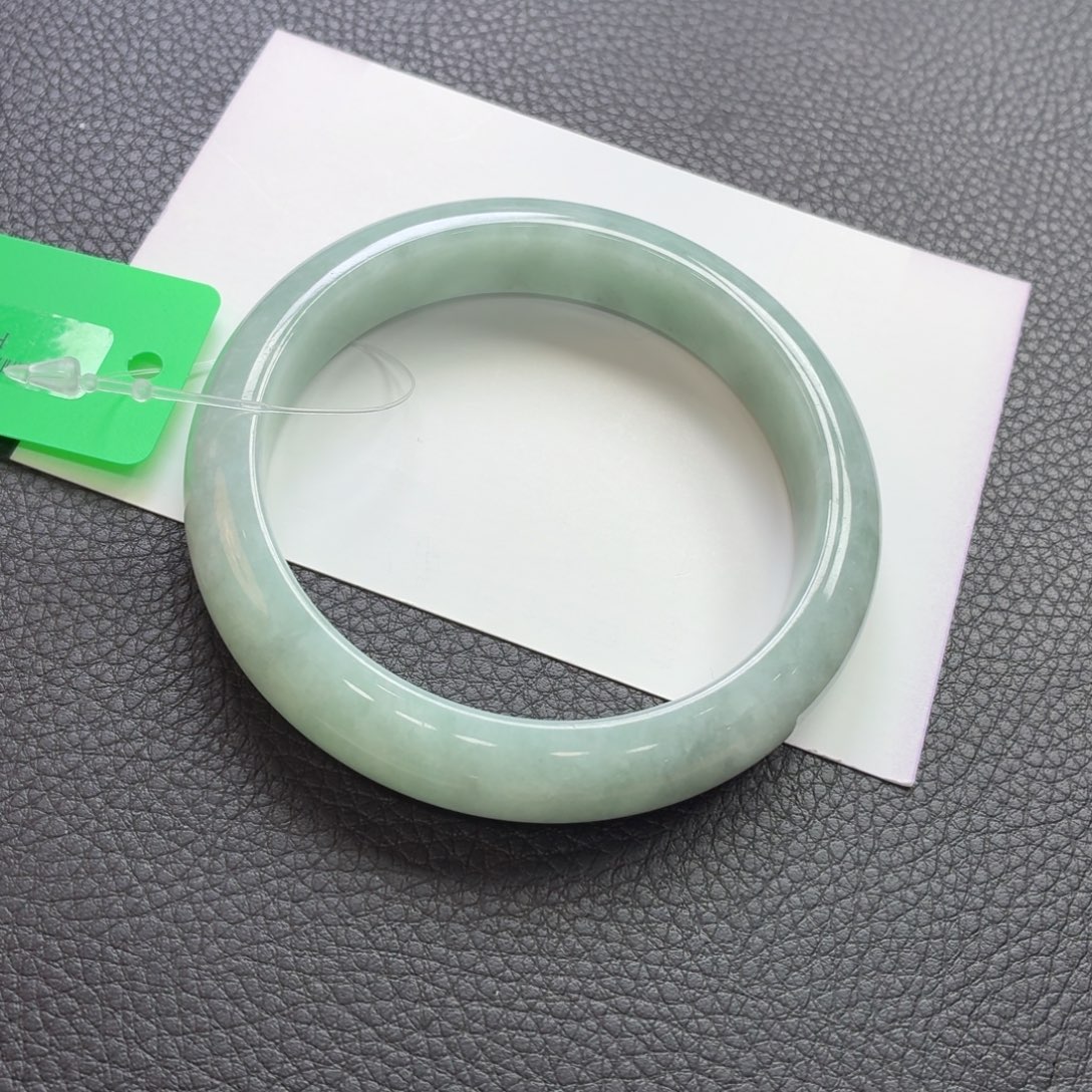 未镶嵌手镯（贵妃镯）翡翠缅甸a货翡翠手镯