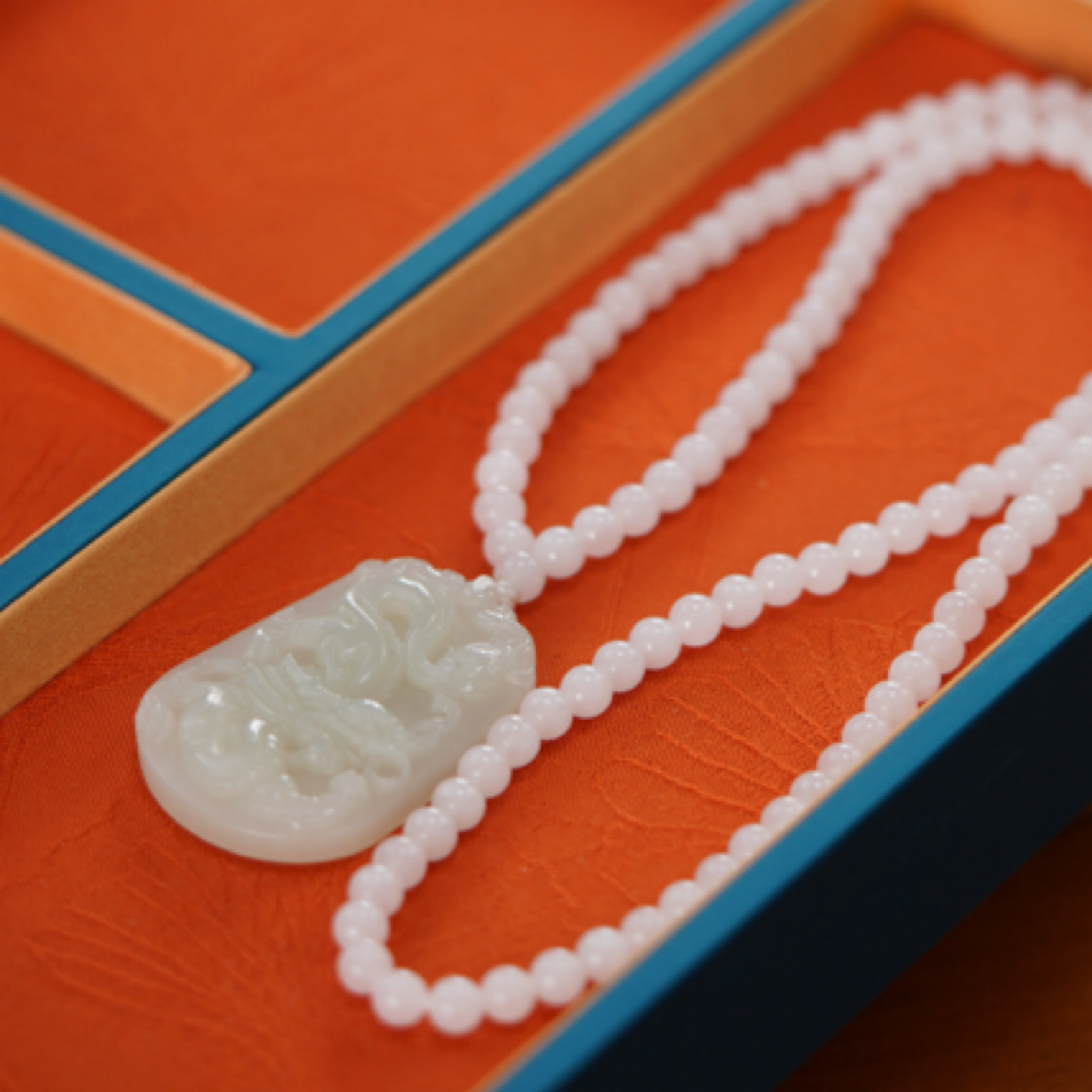 和田玉龙牌一体链