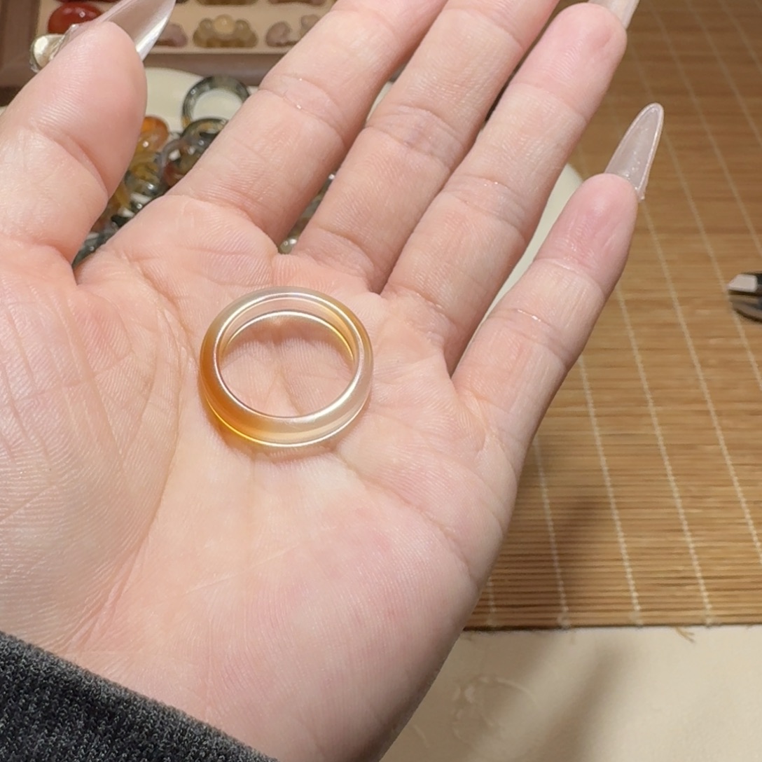 玛瑙/玉髓未镶嵌戒圈11号 港17+ 直切