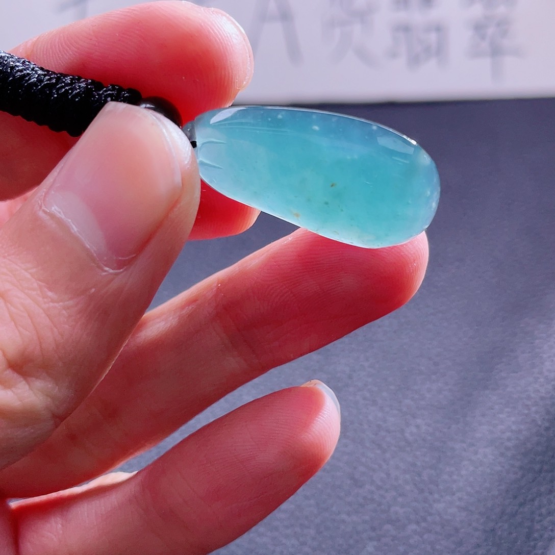 翡翠颈饰未镶嵌8888888888