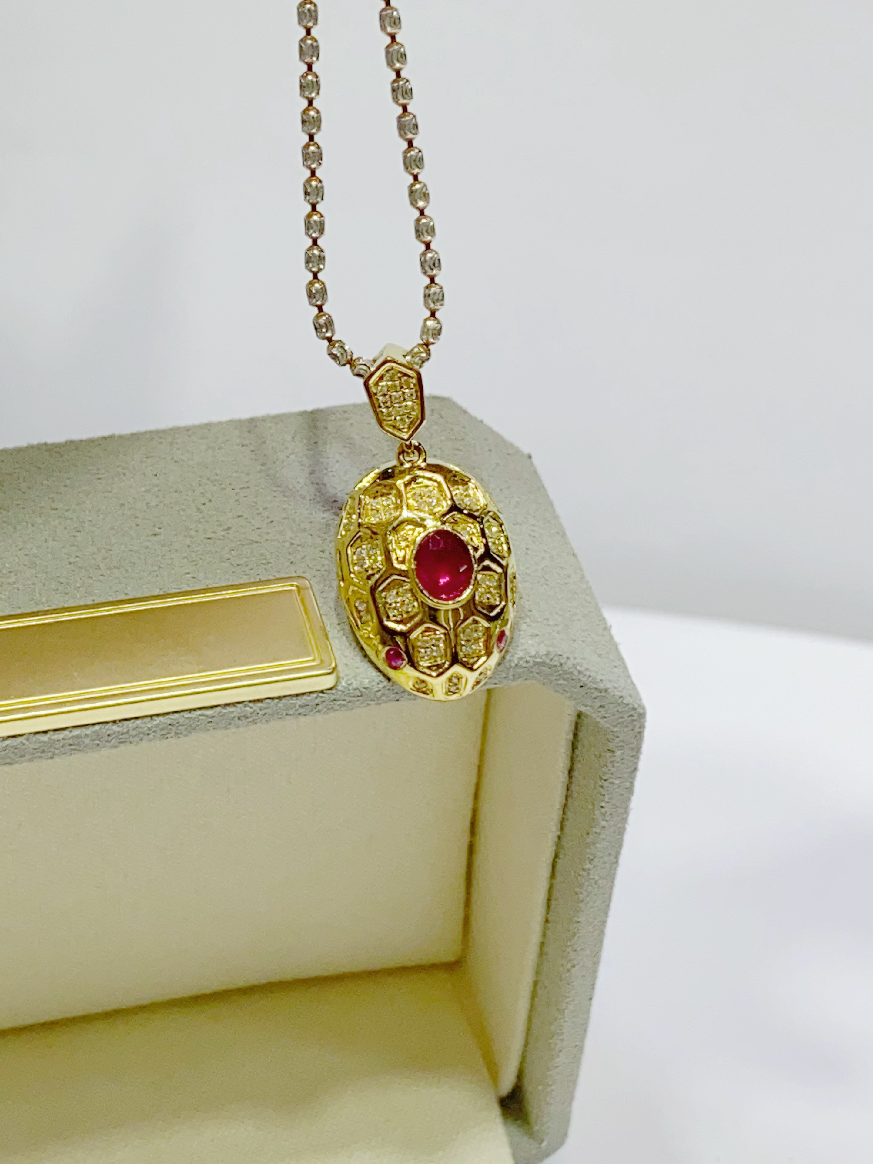 18K金镶嵌天然红宝石吊坠蛇头款 K黄（不含链）