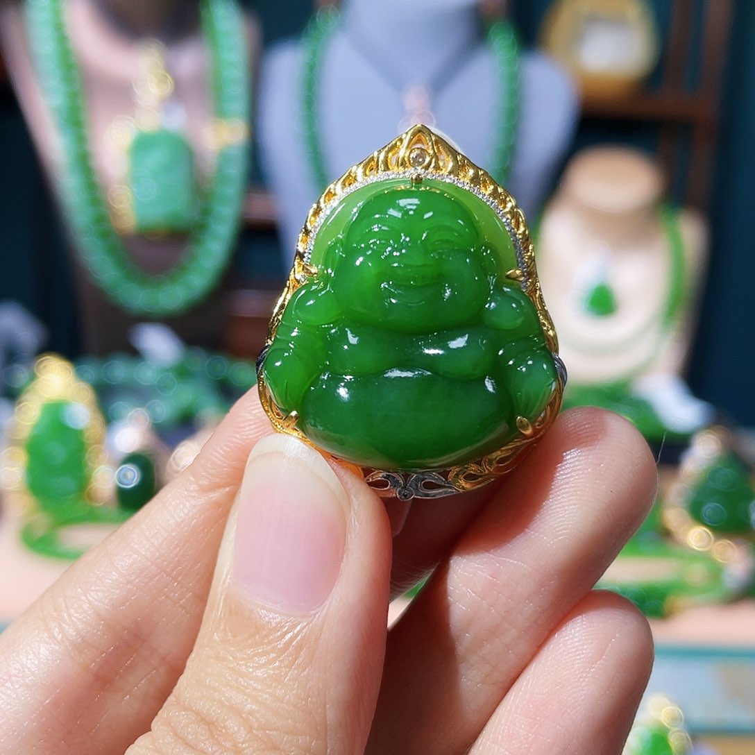 和田玉（碧玉）颈饰18K金镶嵌