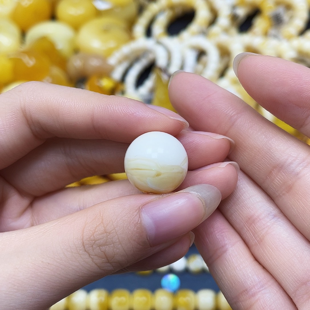 裸石蜜蜡未镶嵌沁色圆珠16.6mm