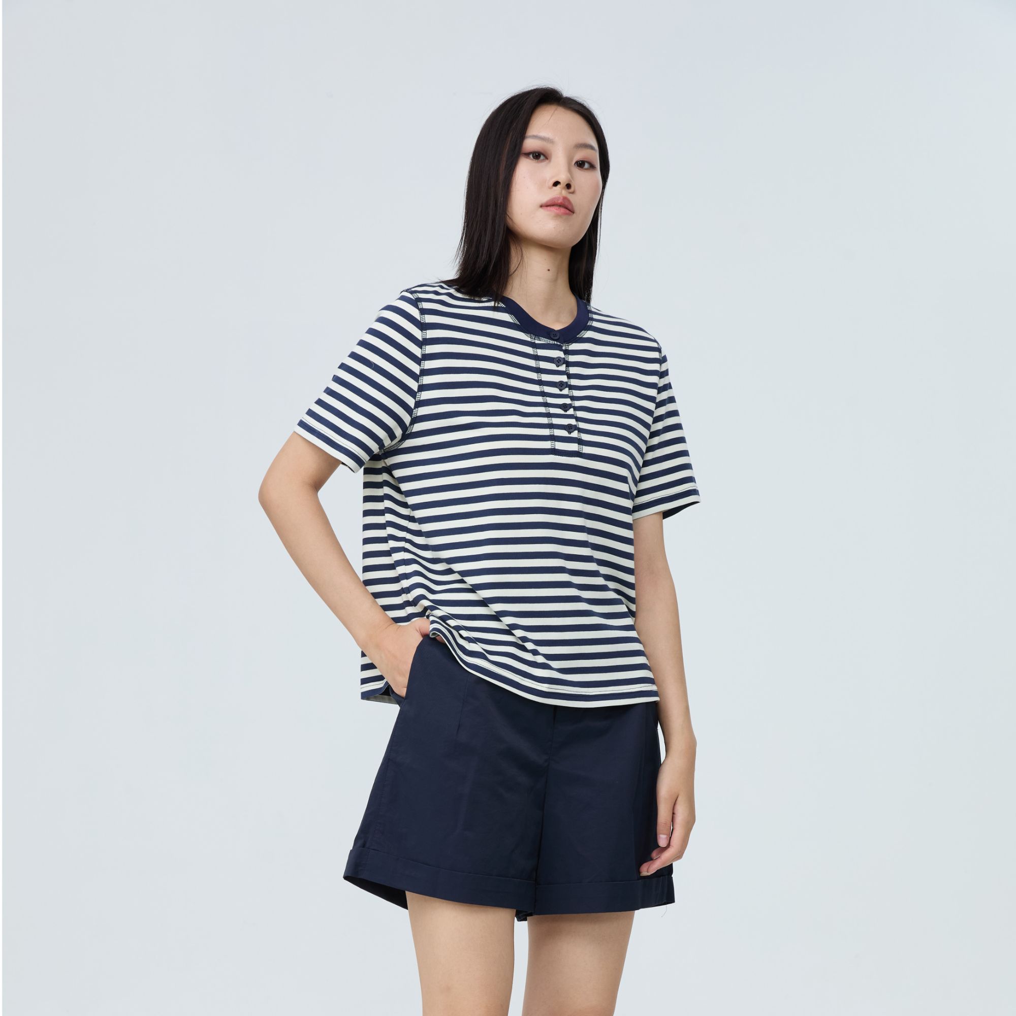 水淼/2026春季新款时尚休闲条纹半门襟T恤  12350