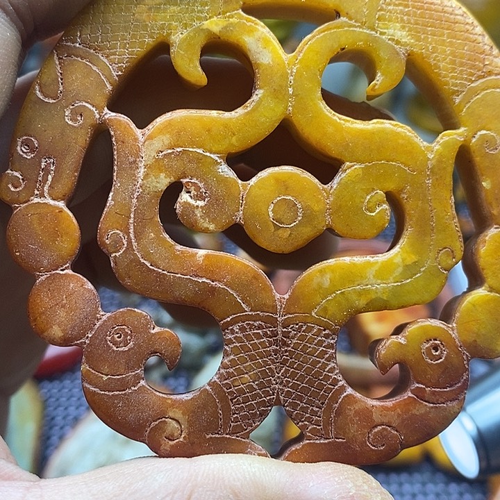 未镶嵌蛇纹石玉颈饰