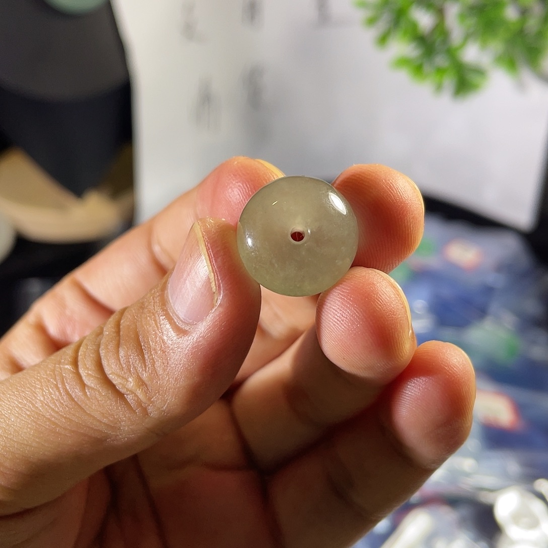 天然辰砂翡翠平安扣