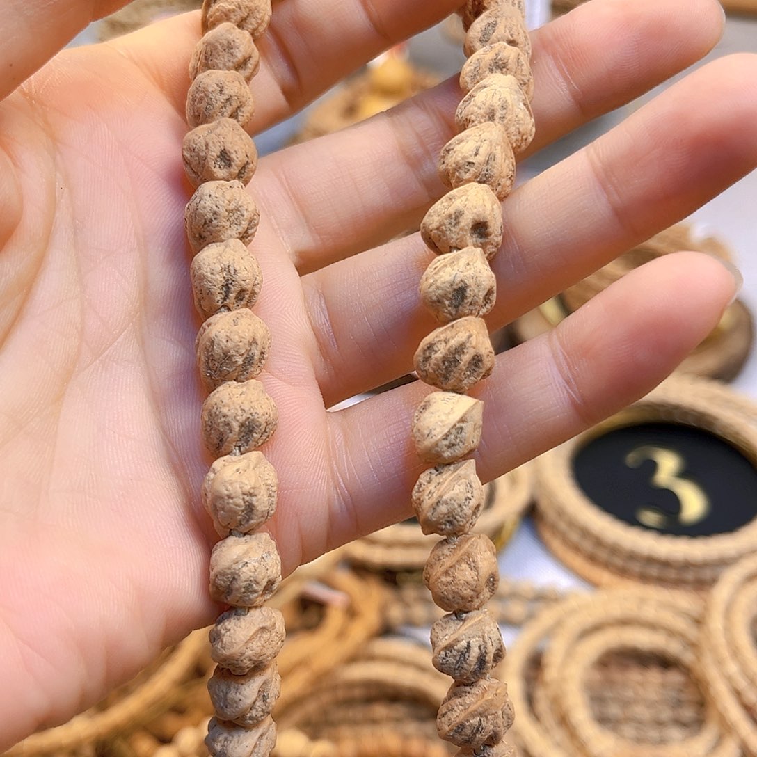 柏香籽/百香籽吊坠朱****树