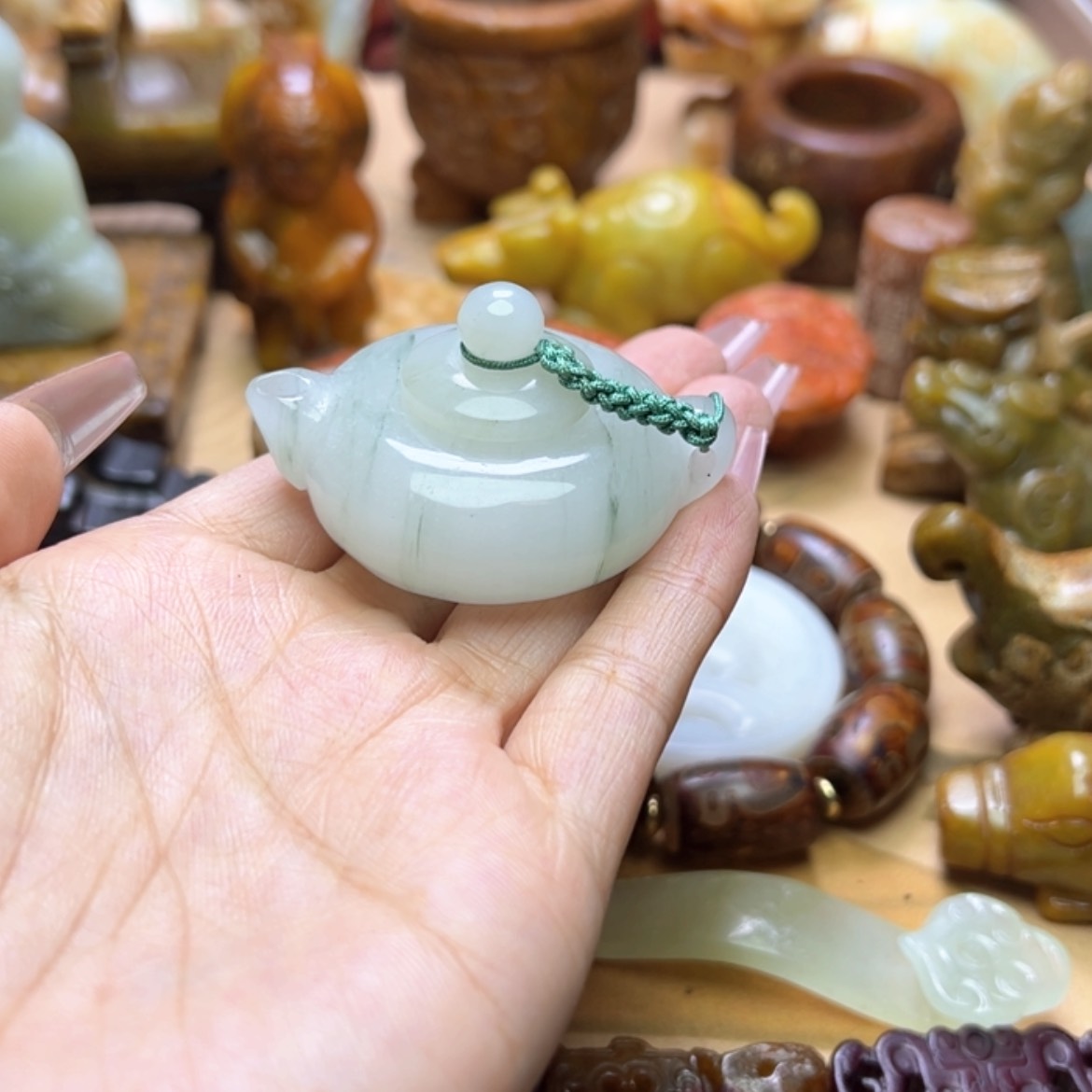 【闪购商品】蛇纹石玉颈饰未镶嵌