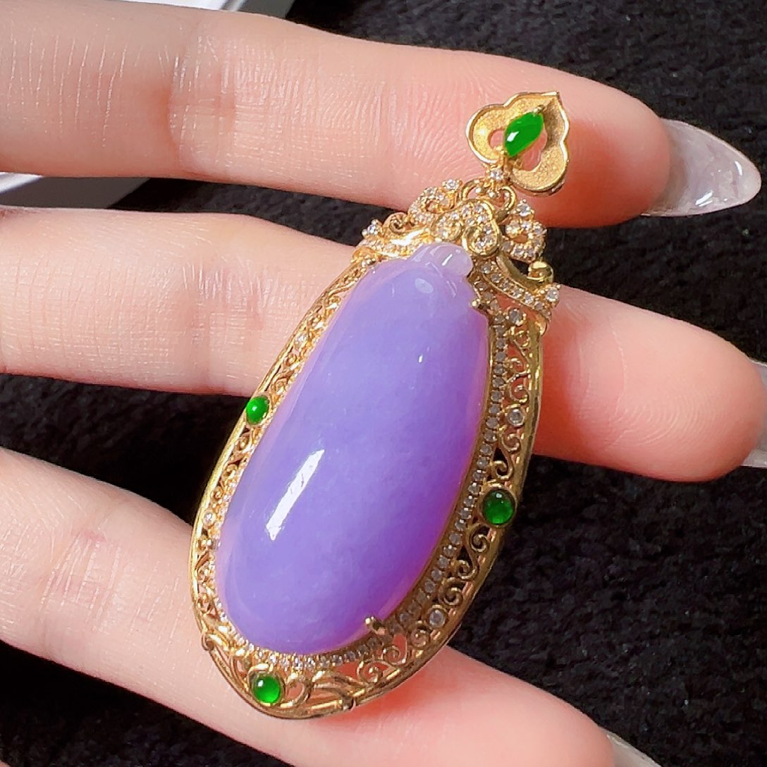 翡翠颈饰18K金镶嵌签收后24小时鉴赏期，过时不退