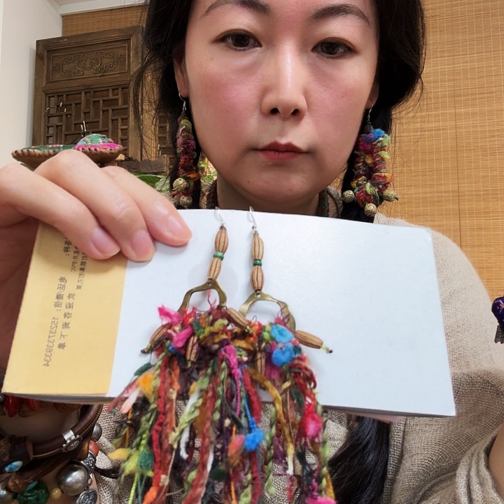 设计款耳环一对一对一