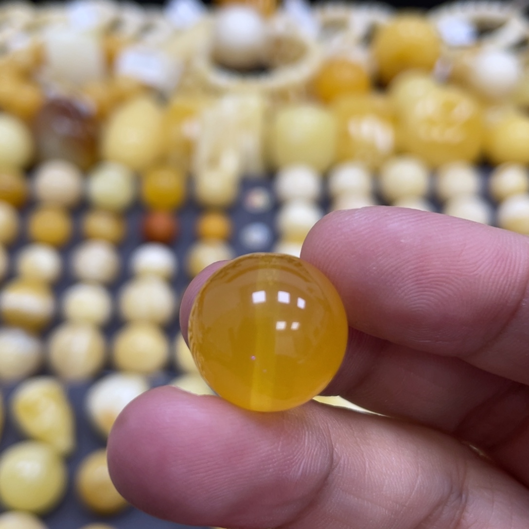 蜜蜡未镶嵌裸石16mm瑕疵焦皮