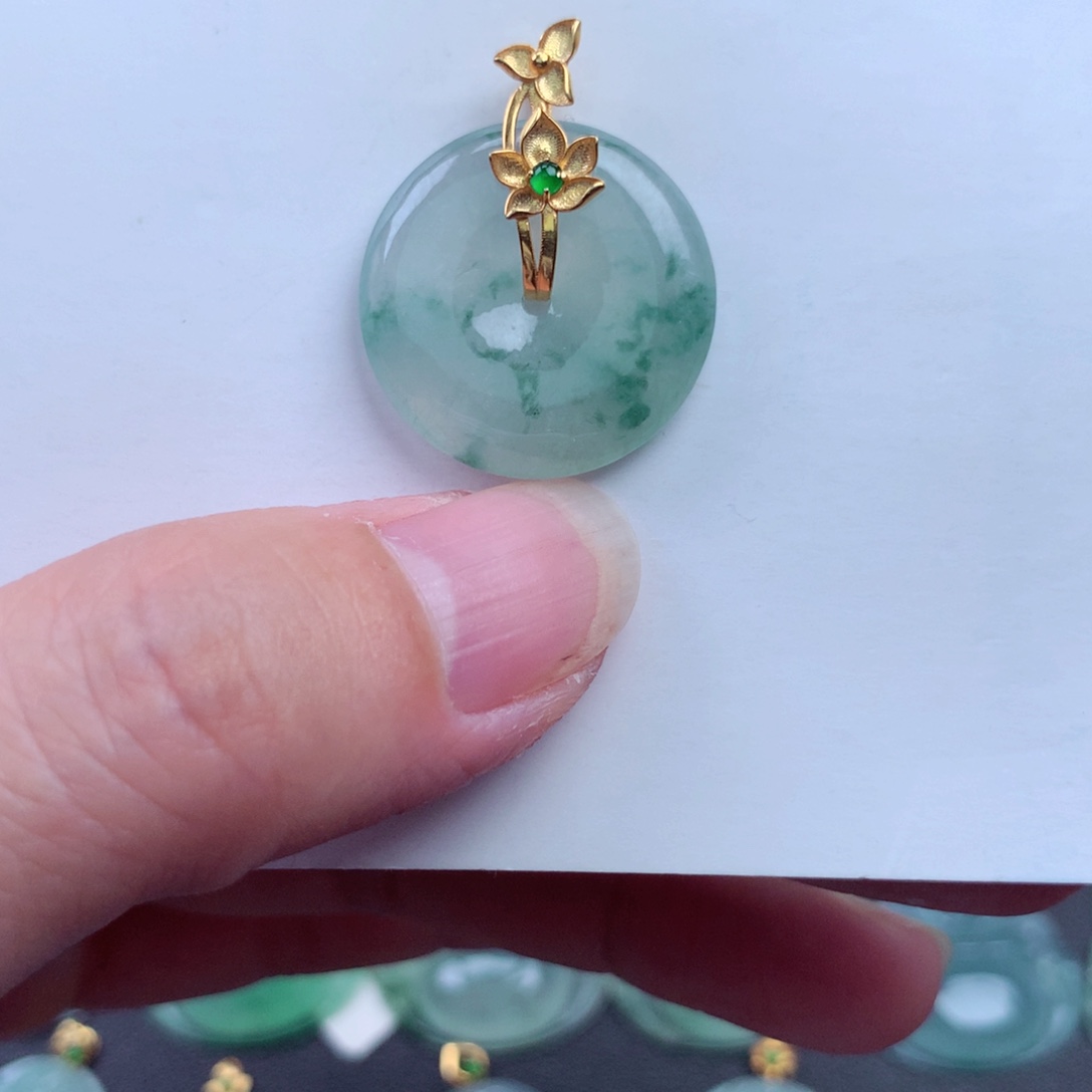 翡翠吊坠(不含链)18K金镶嵌