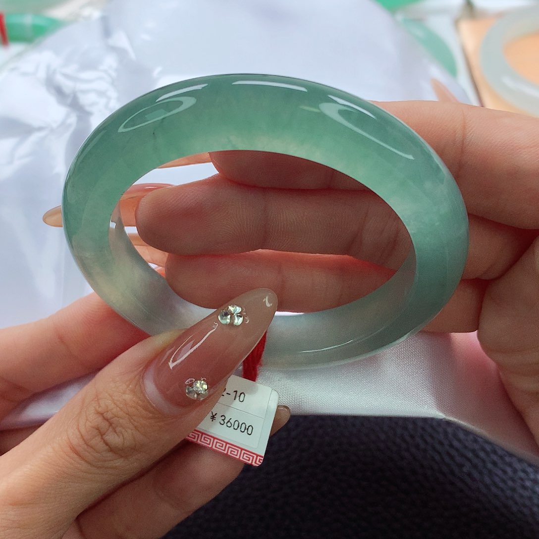 翡翠手镯未镶嵌50.51.52冰透绿泥鳅背 冰丝包容捡漏