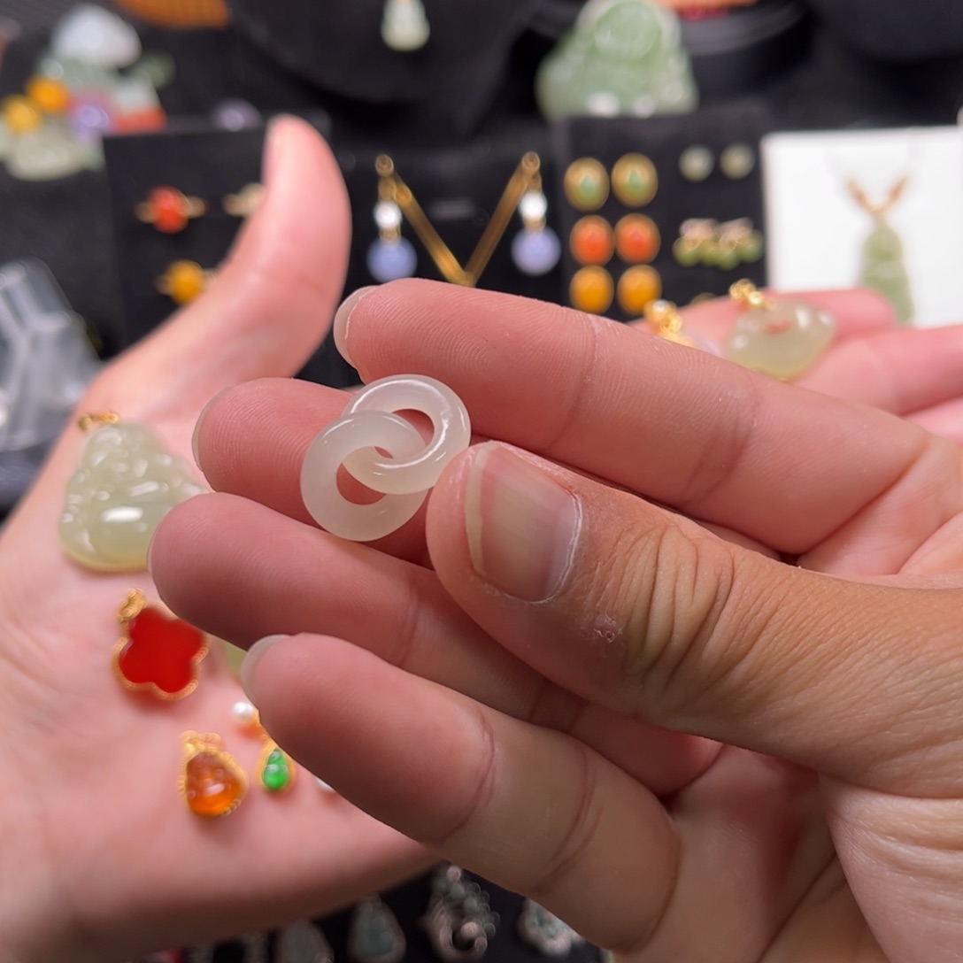 颈饰未镶嵌和田玉