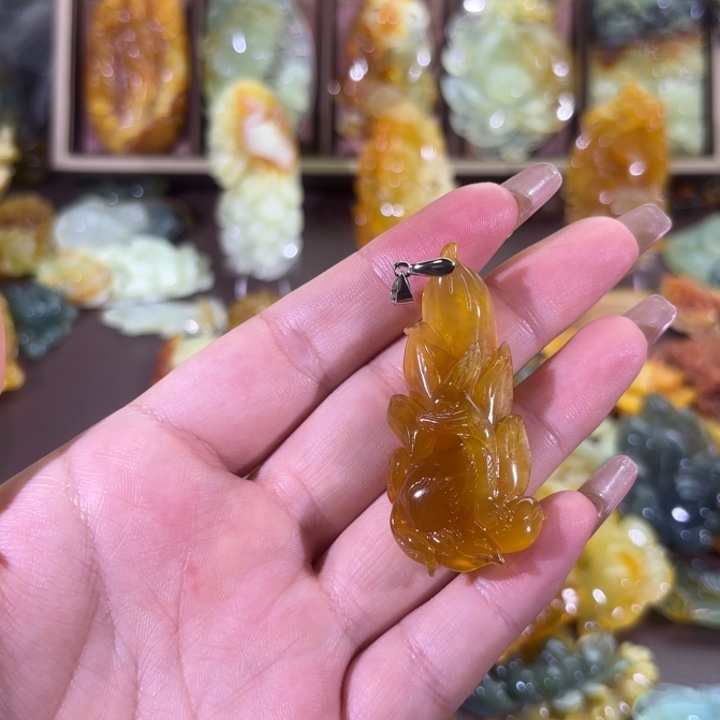 未镶嵌蛇纹石玉颈饰丑*乖