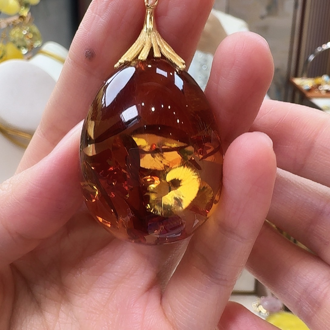 琥珀未镶嵌颈饰吊坠