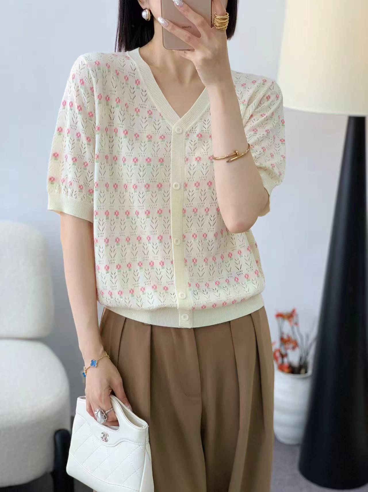 【例畔精选】2025新款V领短袖套头花朵提花休闲百搭针织衫A654#