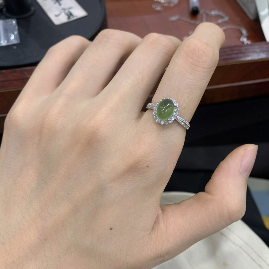 天然精致岫玉绿冰