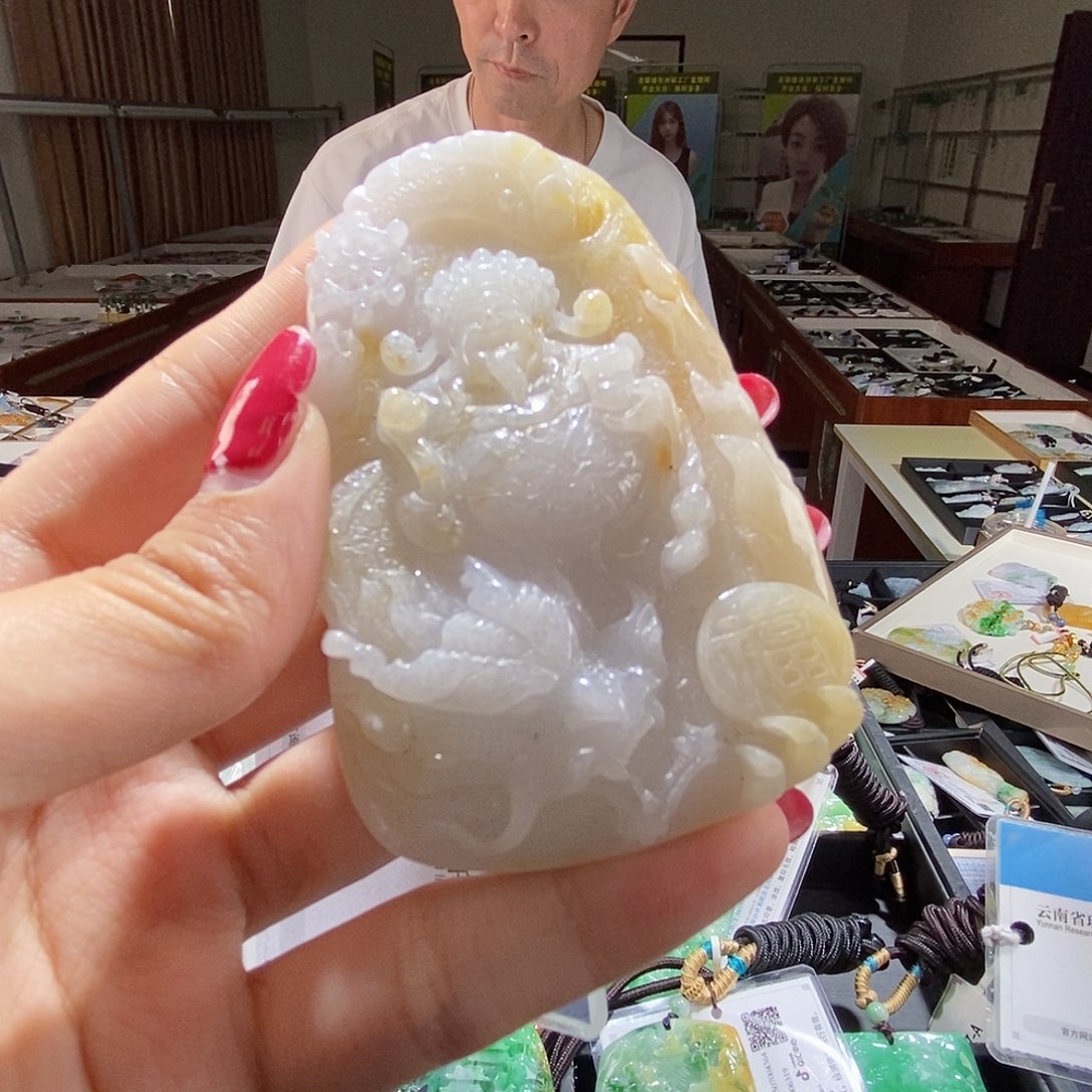 翡翠未镶嵌颈饰翡翠