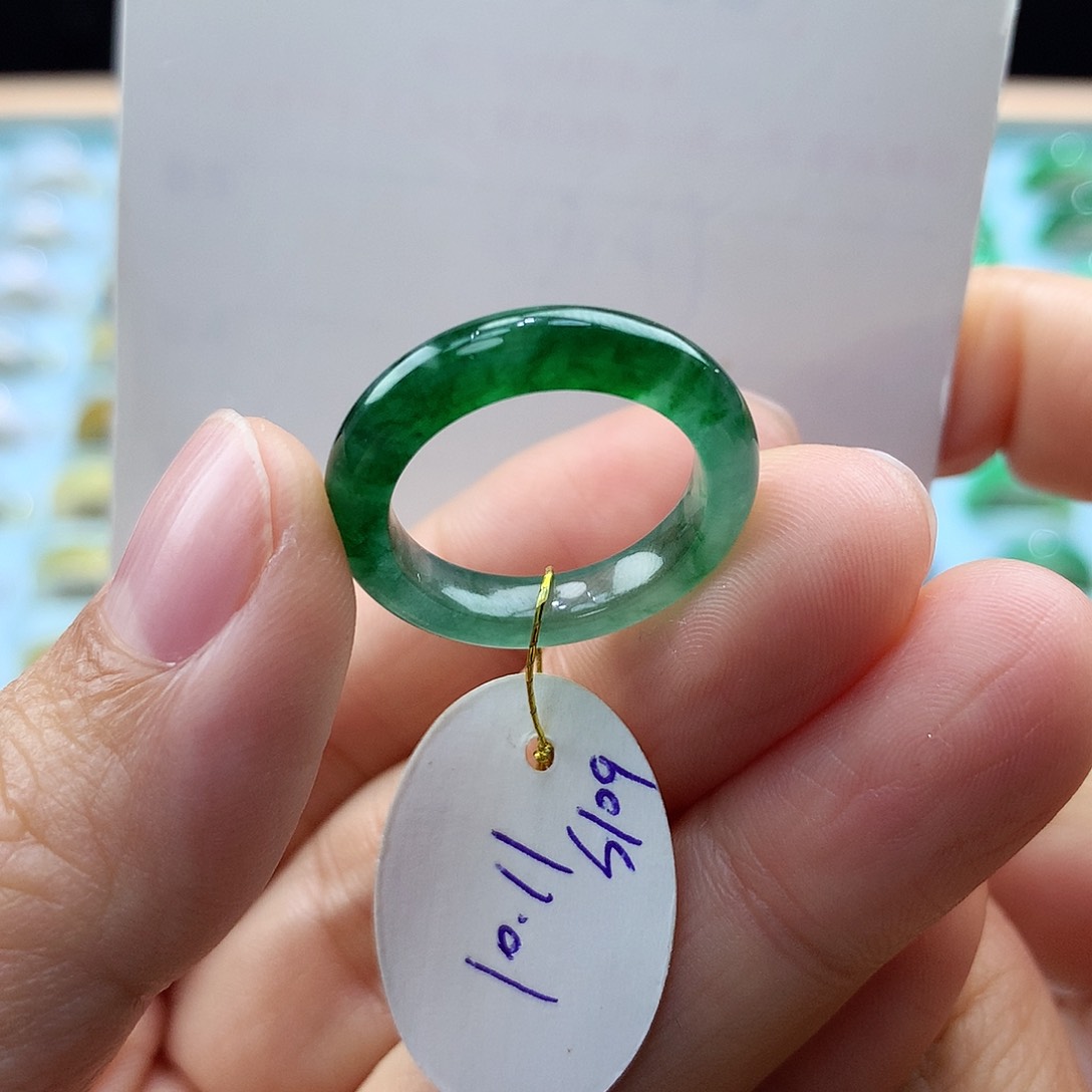 翡翠戒指未镶嵌11圈