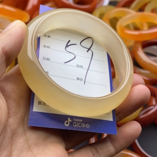 石英质玉未镶嵌手镯