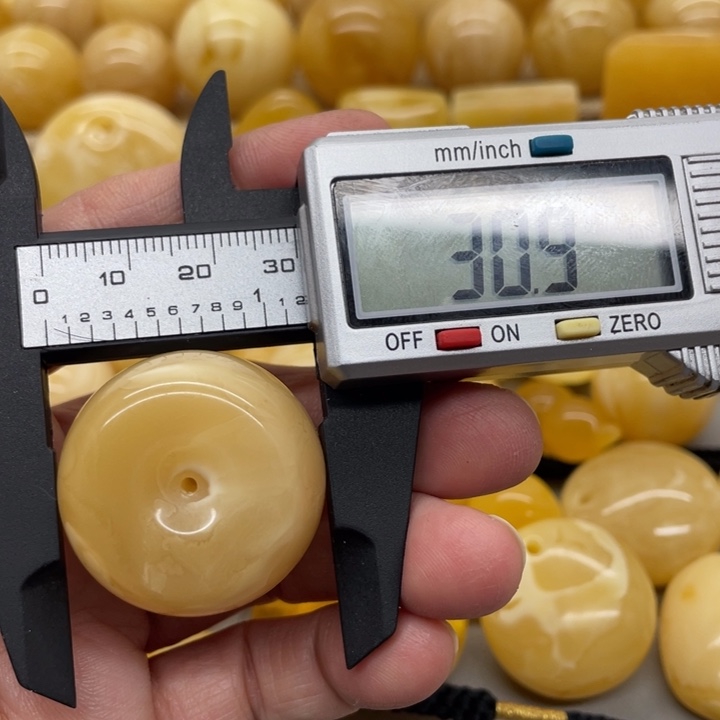 琥珀裸石未镶嵌蜜蜡