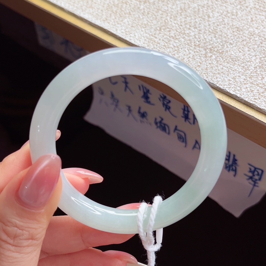 翡翠未镶嵌手镯手镯