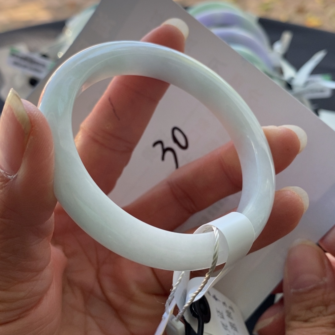 翡翠未镶嵌手镯窄条手镯