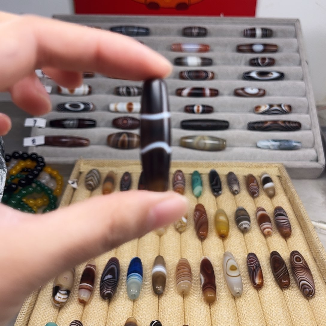 玛瑙/玉髓颈饰合金万*?