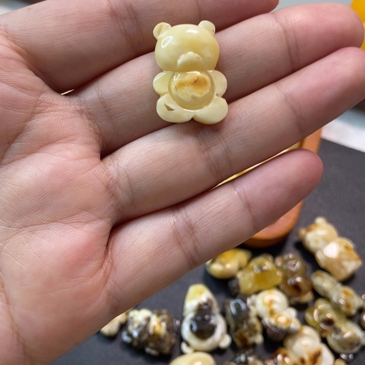 琥珀未镶嵌珠宝奇石