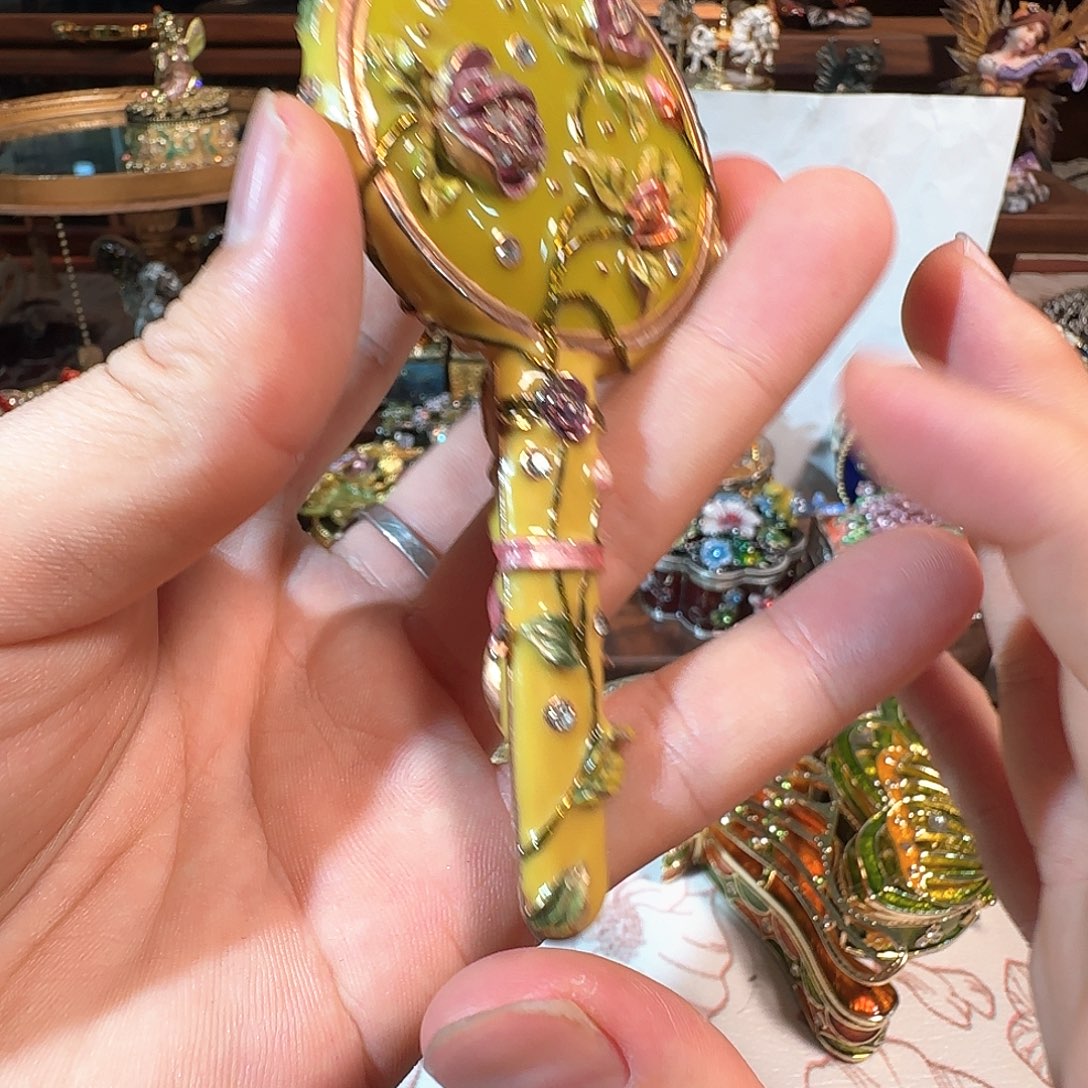 手工制品请勿吹毛求疵