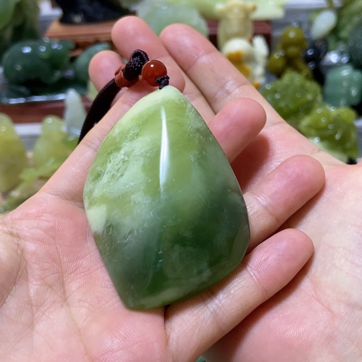 【闪购商品】蛇纹石玉把件未镶嵌