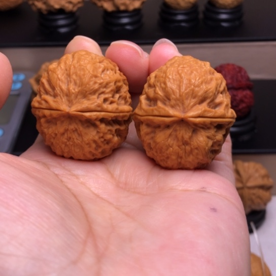 文玩核桃把件云顶绣球71