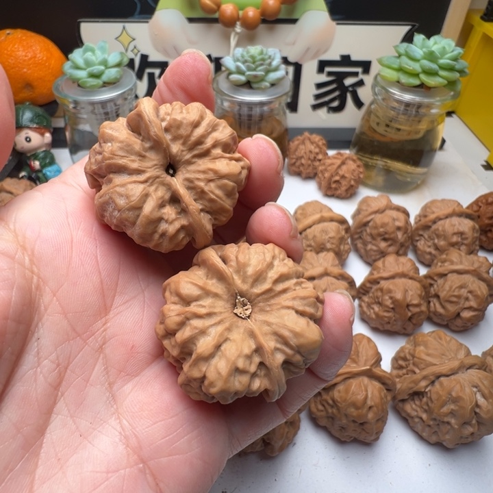 奥***卡吊坠文玩核桃精品蛤蟆链接精品