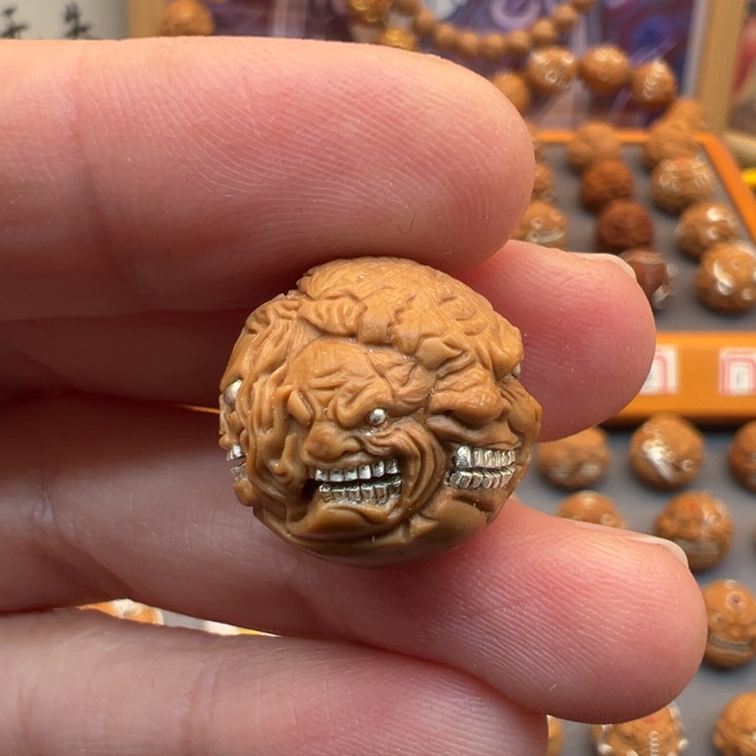 猴头核桃吊坠恶僧