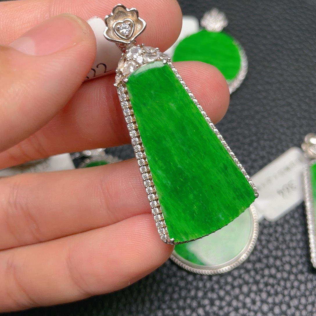 【闪购商品】翡翠吊坠(不含链)银S925镶嵌
