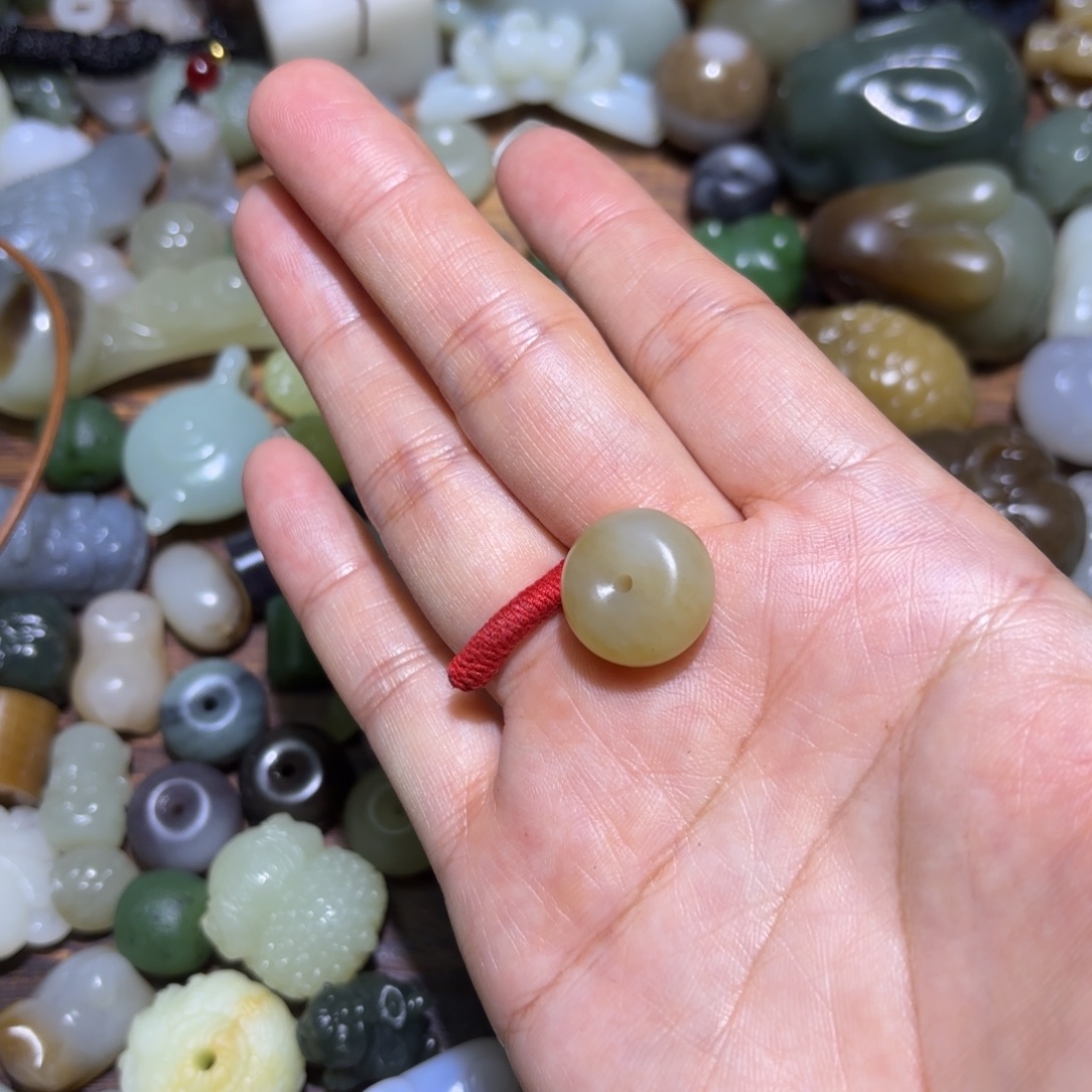 是***吖和田玉未镶嵌珠宝半成品