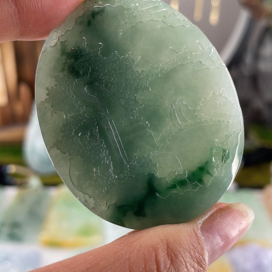 翡翠颈饰未镶嵌山水牌