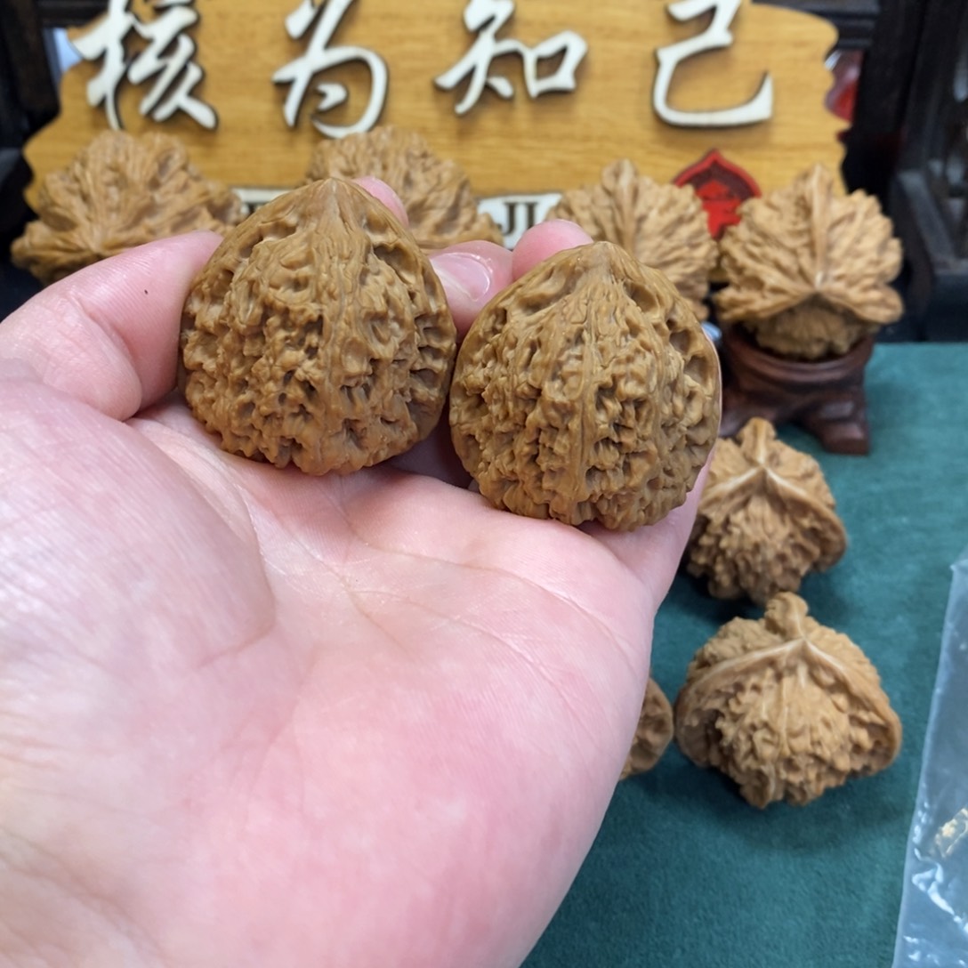 文玩核桃把件南将石37全家福