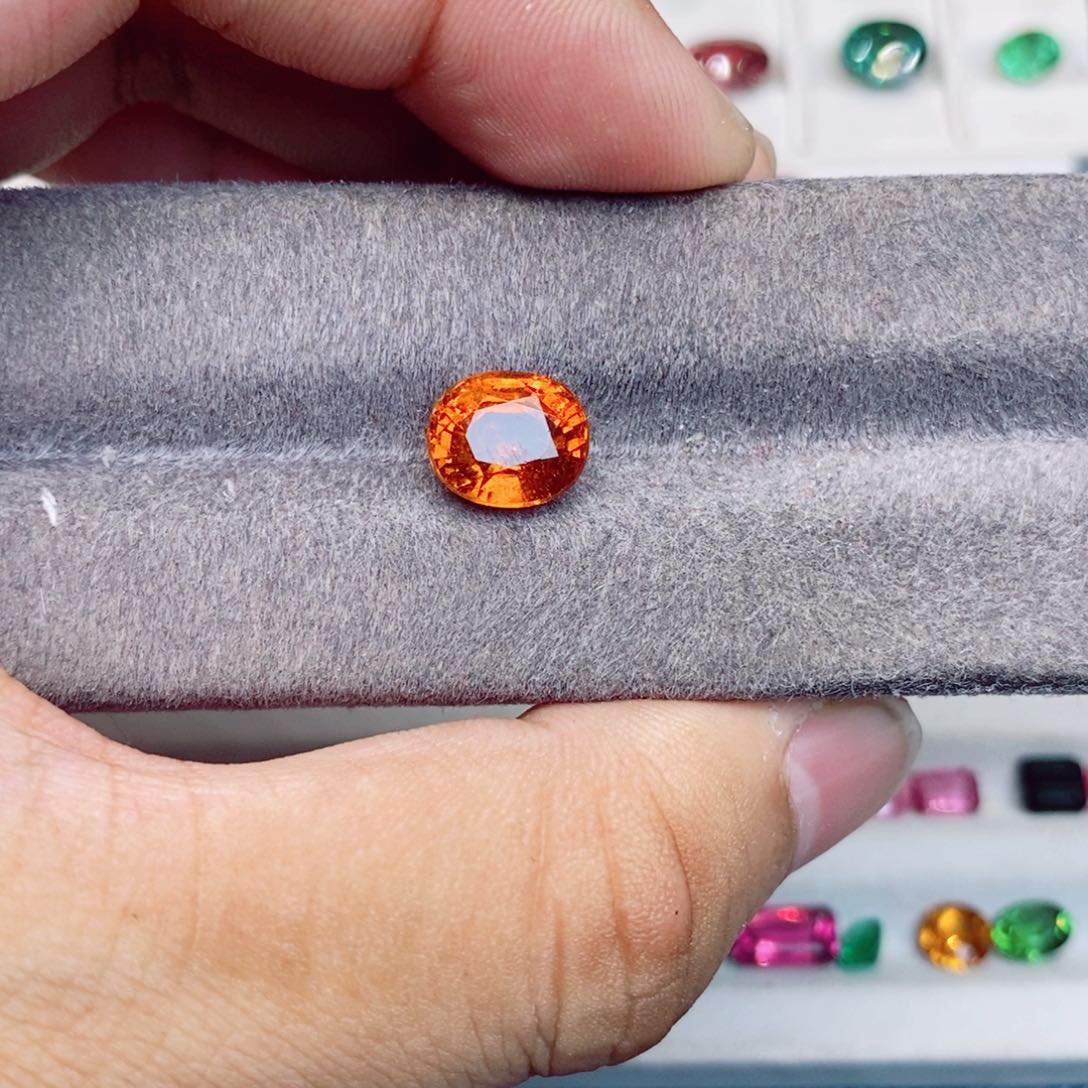 石榴石（芬达石）裸石未镶嵌湧*芬达4.22克拉