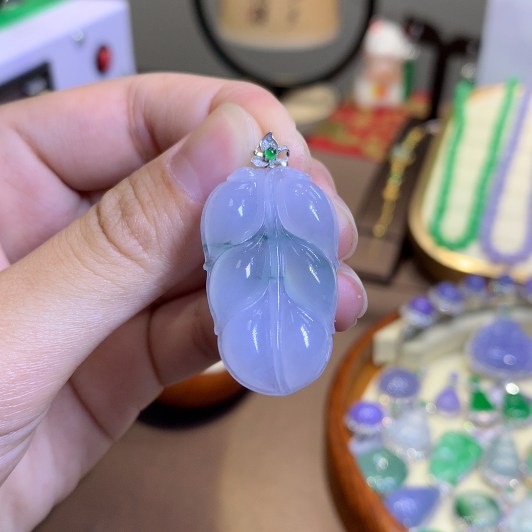 翡翠18K金镶嵌颈饰翡翠