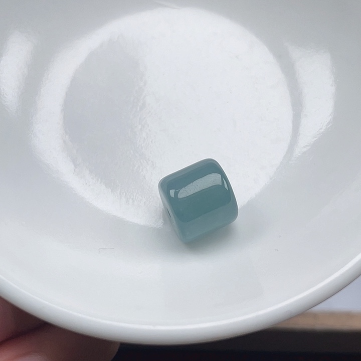 @***.翡翠未镶嵌颈饰翡翠散珠