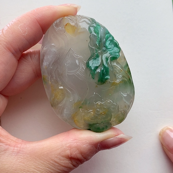 石英质玉未镶嵌颈饰